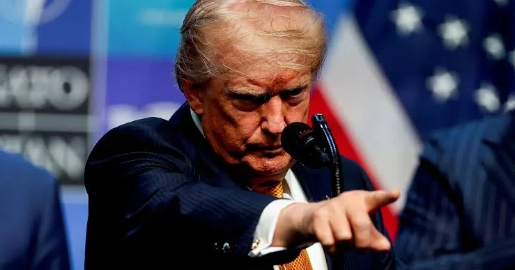 Трамп жестко пригрозил Оману: Мы разбомбим их к чертям Minval Politika