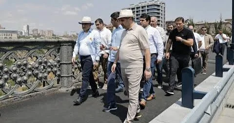 Ermənilər yolu bağladı: “Ərik gözləyə bilmir”