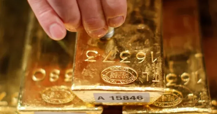 Qızıl 4 400 dolları keçdi FED in protokolları və neft bazarındakı risklər diqqət mərkəzindədir