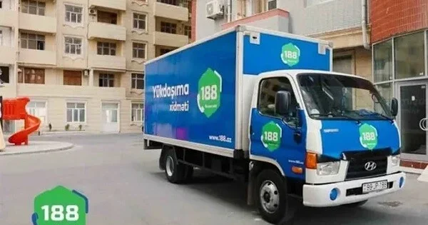 Məşhur yükdaşıma xidməti işçisinin pulunu kəsdi