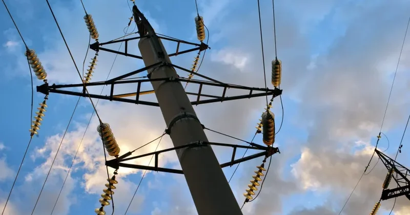 Fransanın nüvə elektrik stansiyalarından elektrik enerjisi istehsalı azalıb