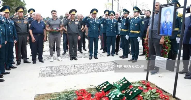 Abbasəli Novruzov dəfn edildi: yasa generallar gəldi FOTOLENT YENİLƏNİB