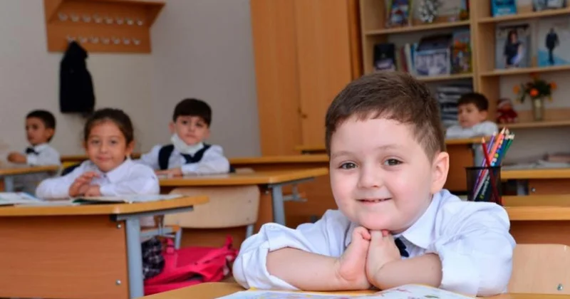 “Şagirdlər çətinlik çəkəndə böyüklərin dərhal köməyə qaçması həmişə faydalı olmur Təhsil eksperti