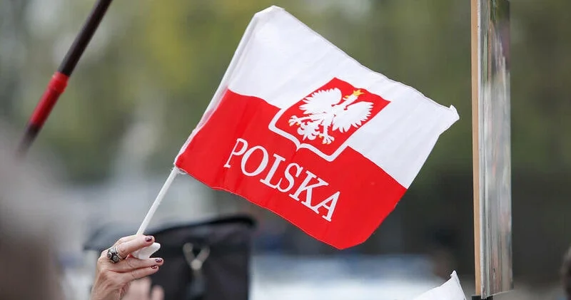 Polşa müharibə hazırlıqları aparır