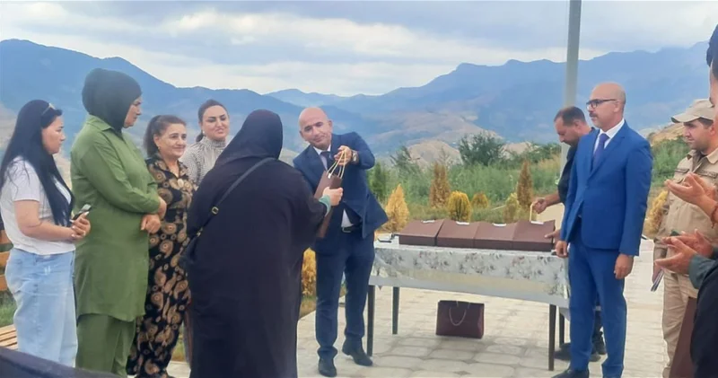 Семьям, переселившимся в села Гюнейхырман и Гюзейхырман, вручены ключи от квартир ФОТО