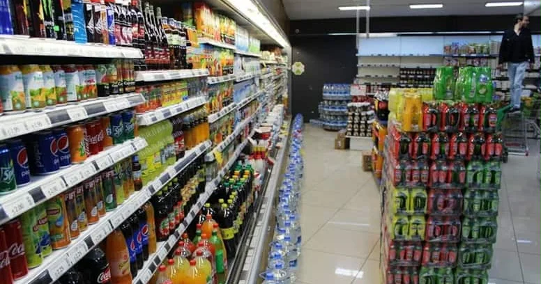Yaşı 16 dan az olanlara enerji içkiləri satılmayacaq
