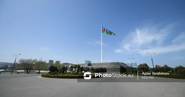 Баку ждет тепло, а горные районы Азербайджана мокрый снег