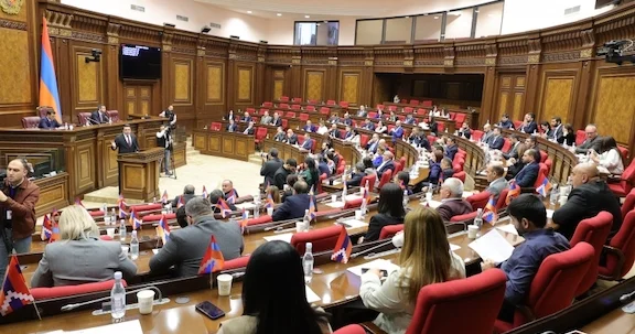 Sükutun ardındakı fırtına: Ermənistanın taleyini mühərrikləşdirən seçimlər