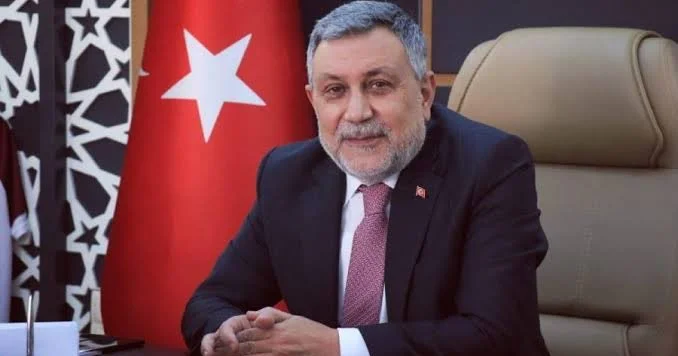 Partiya funsksionerini şantaj ediblər Oğlunun əməli ilə