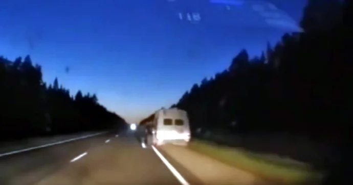 Anasının hədiyyə aldığı motosikletlər yola çıxan oğlan qəzaya düşüb öldü VİDEO