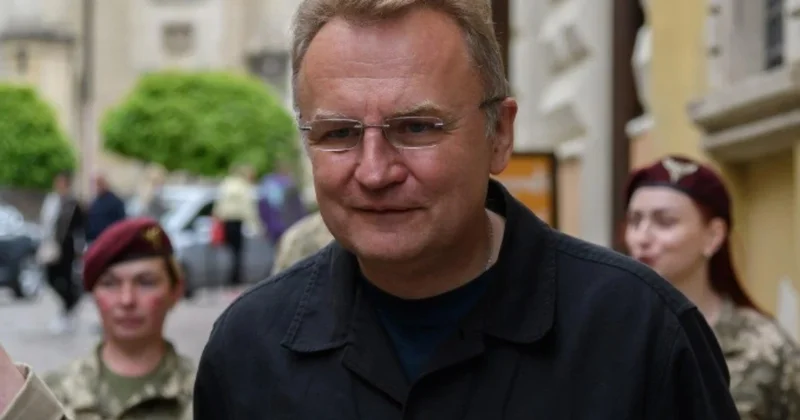 Lvov merinin kabinetində dinləmə cihazı tapılıb