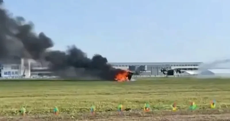 Авария в небе: в Китае столкнулись летающие автомобили ВИДЕО