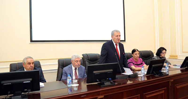 AMEA da “Üzeyir Hacıbəyli: ədəbi mədəni dəyərlər və mənəvi estetik zənginlik” mövzusunda elmi konfrans keçirilib