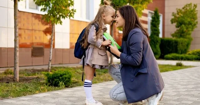 Məktəb dövrünün bütün yükü niyə həmişə anaların üzərinə düşür?