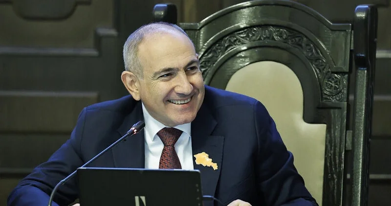 Nə edim, Samvel kimi deyim ki, ruslar Ermənistandan getsələr, yiyəsiz qalacağıq? Paşinyan