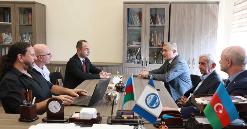 BDU da süni intellektin təhsildə tətbiqi ilə bağlı fikir mübadiləsi aparılıb