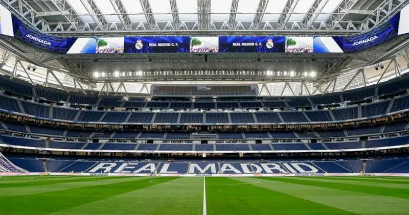 Real Madrid Mançester Yunayted in 15 yaşlı vunderkindini transfer edir FOTO