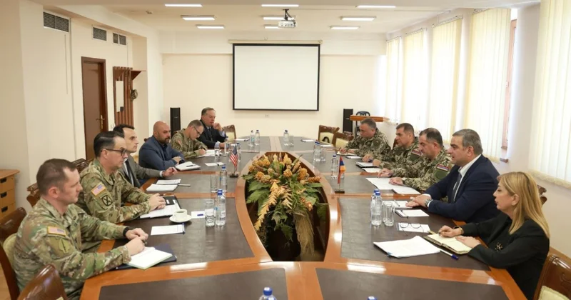 Ermənistan və ABŞ birgə hərbi təlimlərin keçirilməsini müzakirə edib