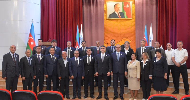 Xalqı işıqlı gələcəyə aparan partiya ŞƏRH