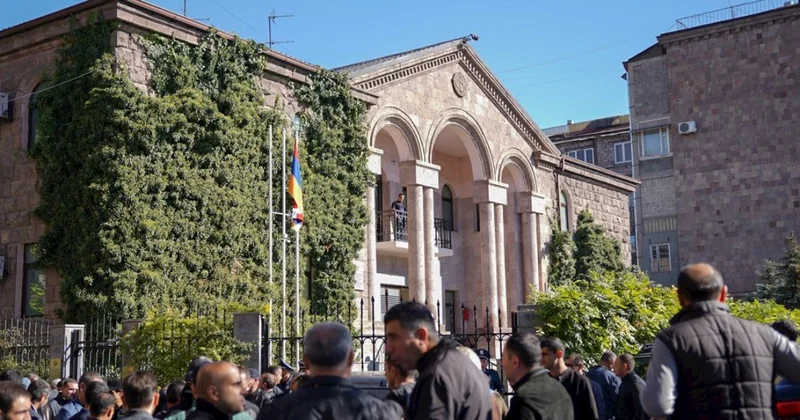 İrəvanda kök salmış separatçı rejimin strukturlarının taleyi necə olacaq? Paşinyan açıqladı
