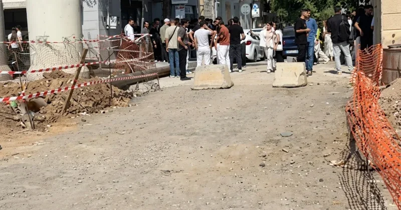 Həsən Əliyev küçəsində müvəqqəti keçid yaradıldı Tələbələr üçün