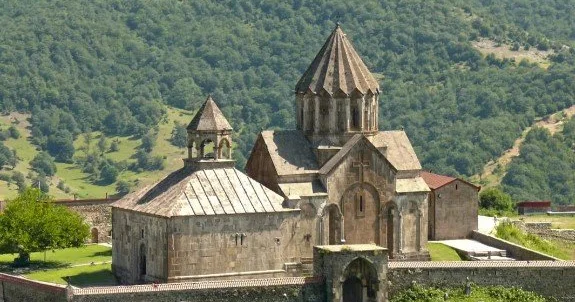 Dövlət Xidmətinin rəisi: İşğal dövründə Gəncəsər monastırından qəbirlər çıxarılaraq aparılıb