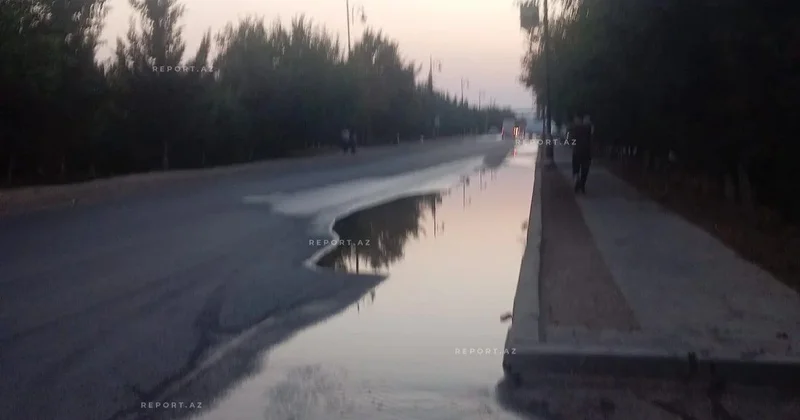 Cəlilabadda içməli su xəttində qəza: Yolu su basdı