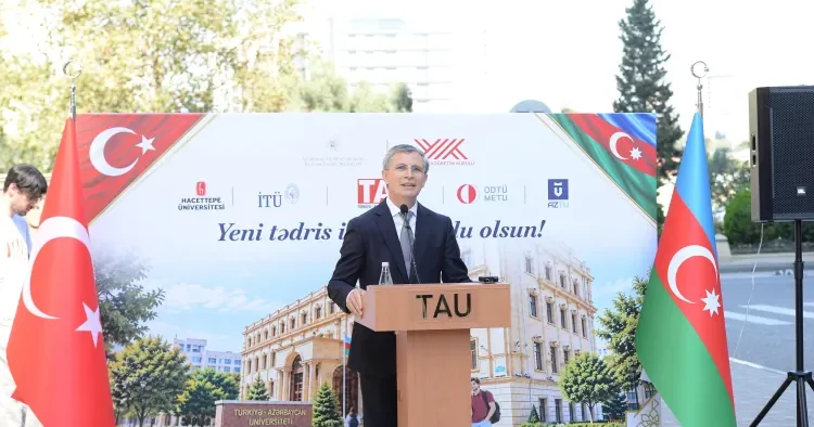 Bir millət, bir universitet Zahid Oruc yazır