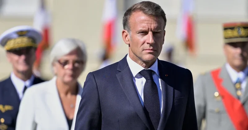 Макрон назвал невыносимыми цены на топливо во Франции