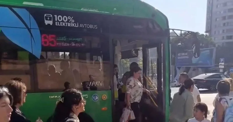 Bakıda elektrikli avtobus yolda qaldı: Sərnişinlər düşürüldülər VİDEO
