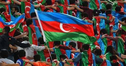 İNDİKİ GƏNCLƏRİ HEÇ KİM QINAMASIN