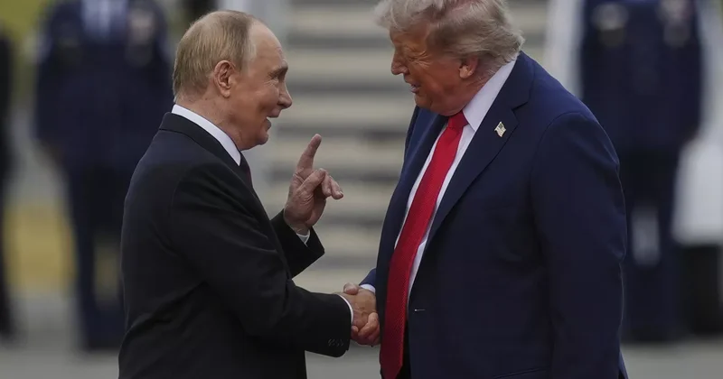 “Orbanın arzusu gerçəkləşir: Tramp Putin zirvəsi Avropanı çətin vəziyyətə salır“ “The Telegraph“