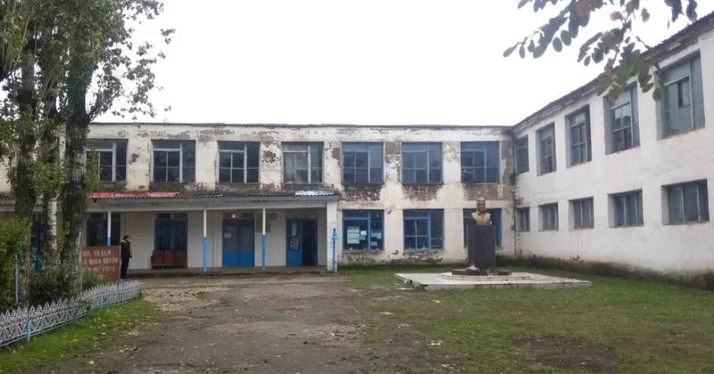 Müəllimlərin gözü qarşısında bıçaqlanma Şabrandakı hadisənin DETALLARI
