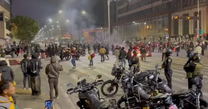 Массовые протесты в Перу: застрелен демонстрант