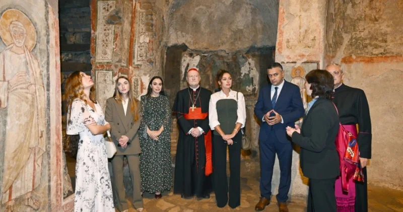 Mehriban Əliyeva, qızları və gəlini Vatikanda açılışa qatıldı FOTOLAR