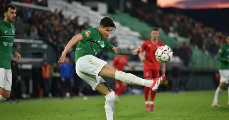 Avropada oynayan futbolçumuza Türkiyə klubu maraq göstərir