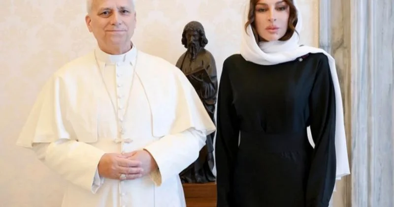 Birinci Xanım Roma Papası ilə görüşdən paylaşım edib
