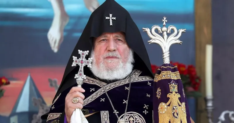 СМИ: Власти Армении планируют низложить Гарегина II