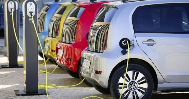 Elektromobil idxalında kəskin azalma SƏBƏBLƏR