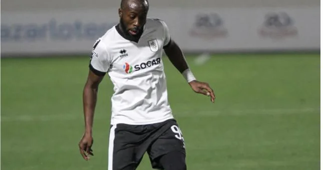 Neftçi nin sabiq futbolçusu ilə yollar ayrıldı
