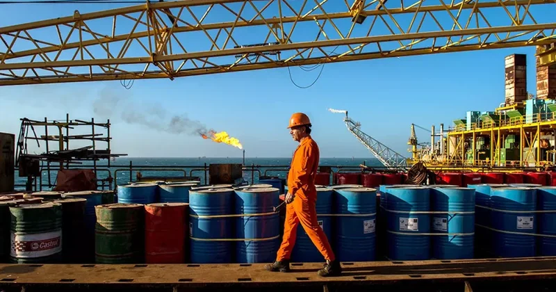 Индия наращивает импорт нефти из России