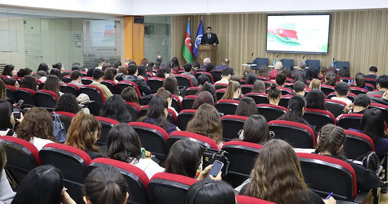Azərbaycan Universitetində 18 Oktyabr Müstəqilliyin Bərpası Gününə həsr olunmuş tədbir keçirilib