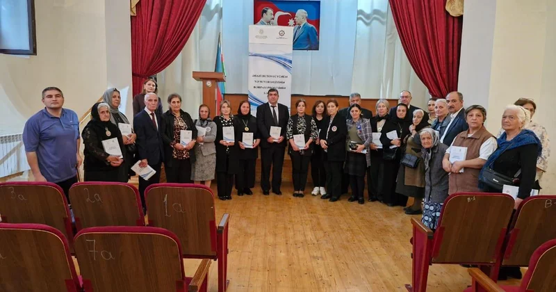 Şəhid və qazi ailələrinə “Qəhrəman şəhidlərimiz” kitabı təqdim edildi