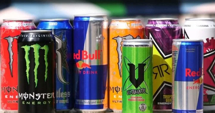 Enerji içkiləri gənclərin sağlamlığına necə təsir edir? HƏKİM DANIŞDI