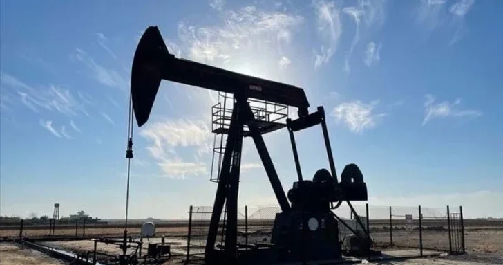 Цены на нефть Azeri Light снизились почти на 2% на мировом рынке