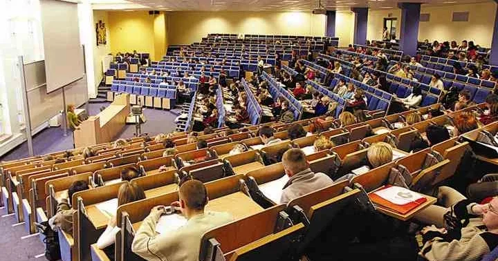 Продолжительность обучения в вузах Азербайджана может быть сокращена мнение эксперта