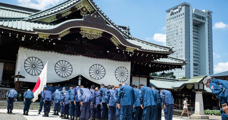 Yaponiya Baş nazirinin Yasukuni məbədinə ianə göndərməsi Çində etirazla qarşılanıb
