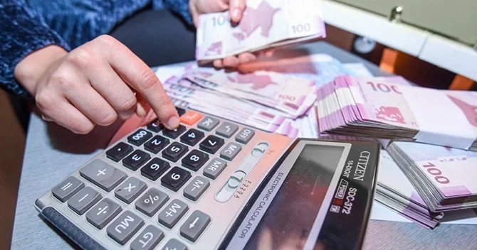 Azərbaycanın icmal büdcəsinin kəsirinin yuxarı həddi 7 % ə yaxın azaldılır