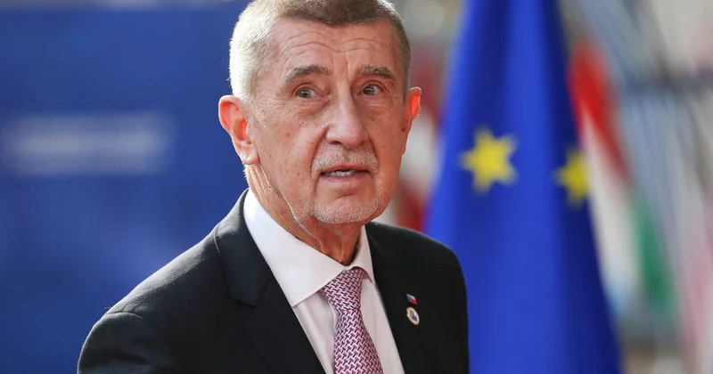 Премьер Чехии признал провал на выборах в Сенат