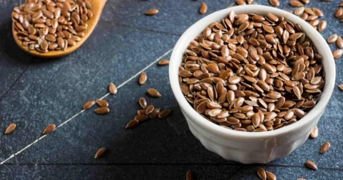 Omeqa 3 ün bitki mənbəyi! Bir qaşıq yesəniz bütün vitamin ehtiyacınızı ödəyəcək